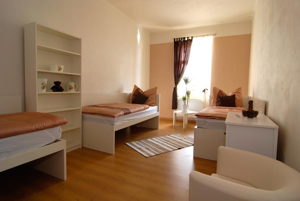Fontana Pizzeria - Pension Ceske Budejovice Habitación foto