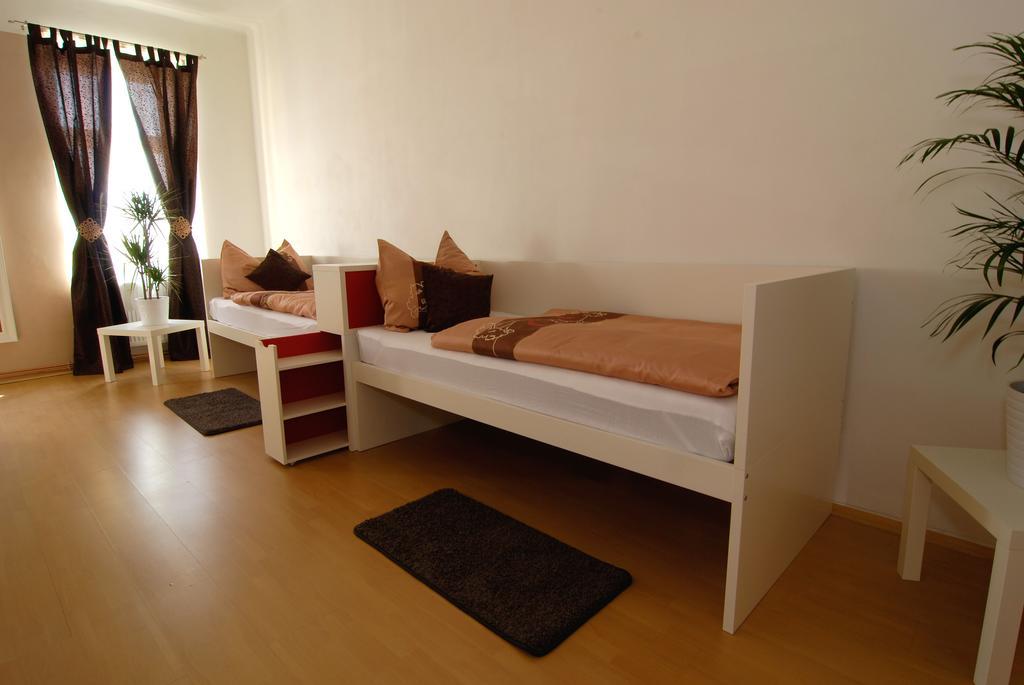 Fontana Pizzeria - Pension Ceske Budejovice Habitación foto